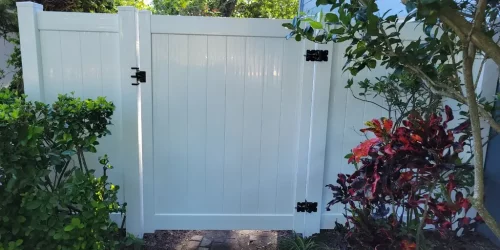 Fence Installation, Fencing Company, Fencing Contractor, Privacy Fence, Pool Fence, Wood Fence, Free Estimates